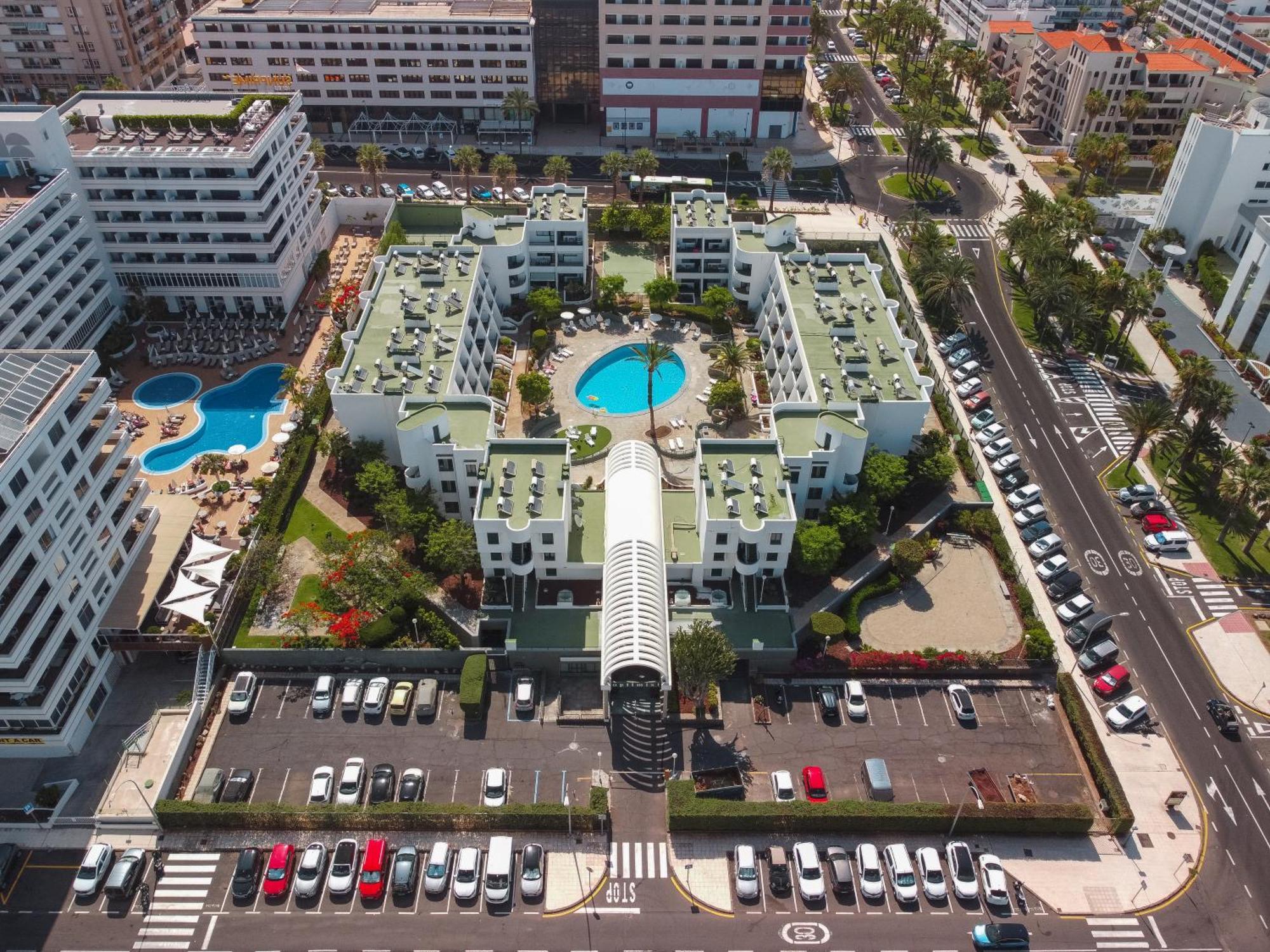 Go2Tenerife Apart Sira Family, Pool & Beach Playa de las Américas Extérieur photo